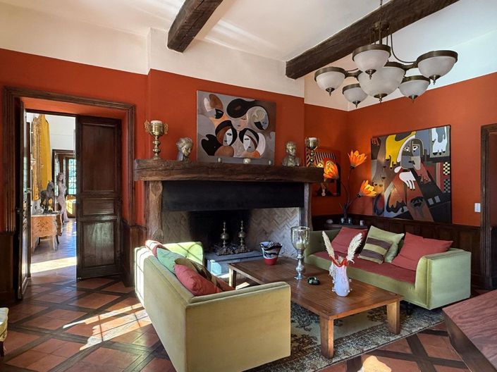 Image No.9-6 Bed Property for sale