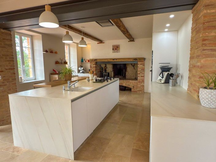 Image No.7-3 Bed Property for sale