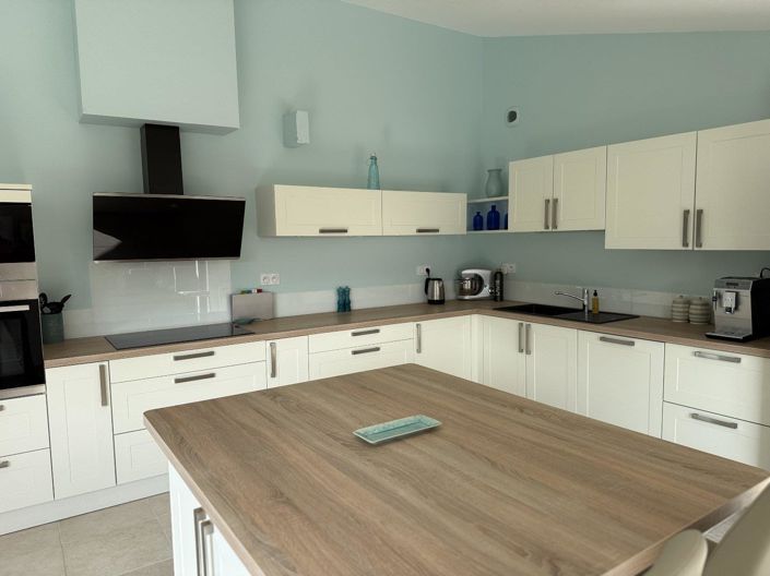 Image No.8-3 Bed House for sale