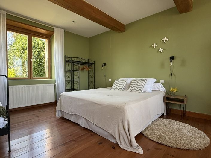 Image No.15-6 Bed Property for sale