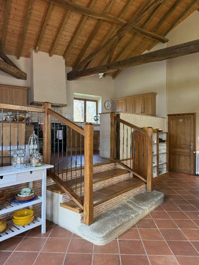 Image No.6-6 Bed Property for sale