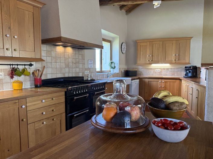 Image No.8-6 Bed Property for sale