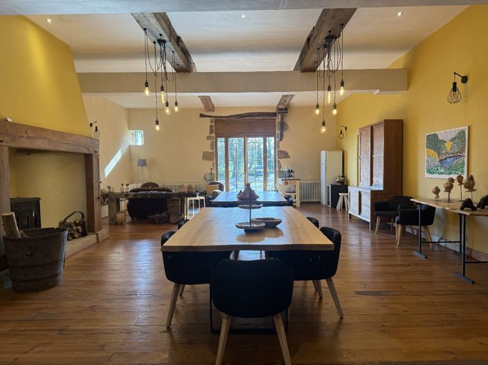 Image No.9-6 Bed Property for sale