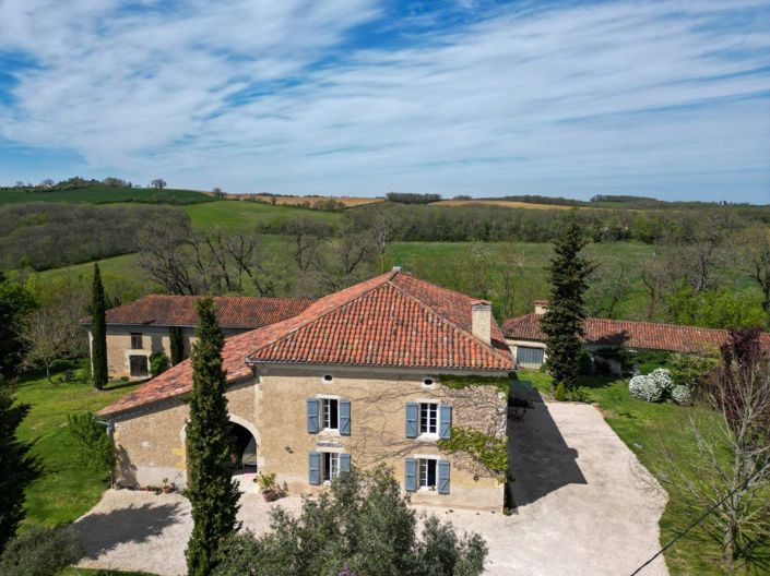 Image No.2-6 Bed Property for sale