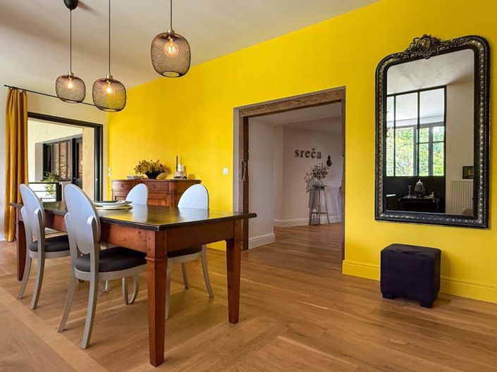 Image No.9-6 Bed Property for sale