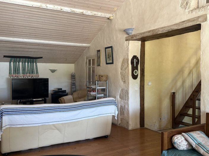 Image No.11-5 Bed House for sale