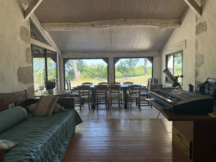 Image No.12-5 Bed House for sale