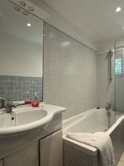 Image No.20-5 Bed House for sale