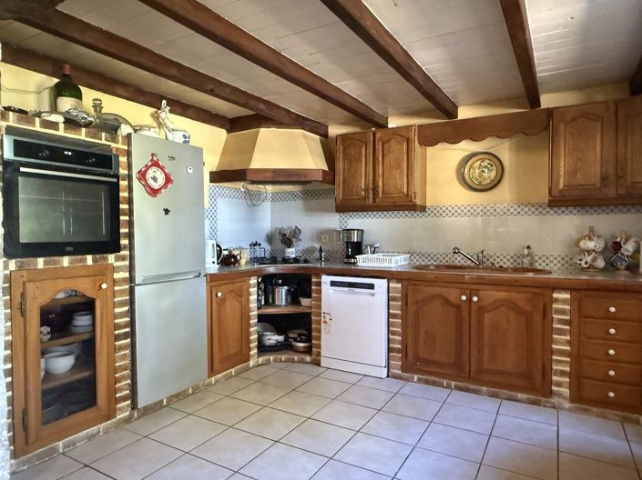 Image No.6-5 Bed House for sale