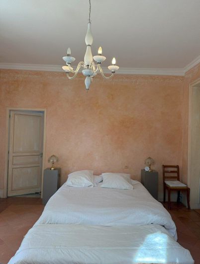 Image No.14-6 Bed Property for sale