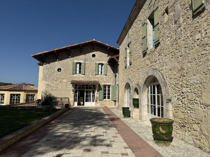 Image No.3-6 Bed Property for sale