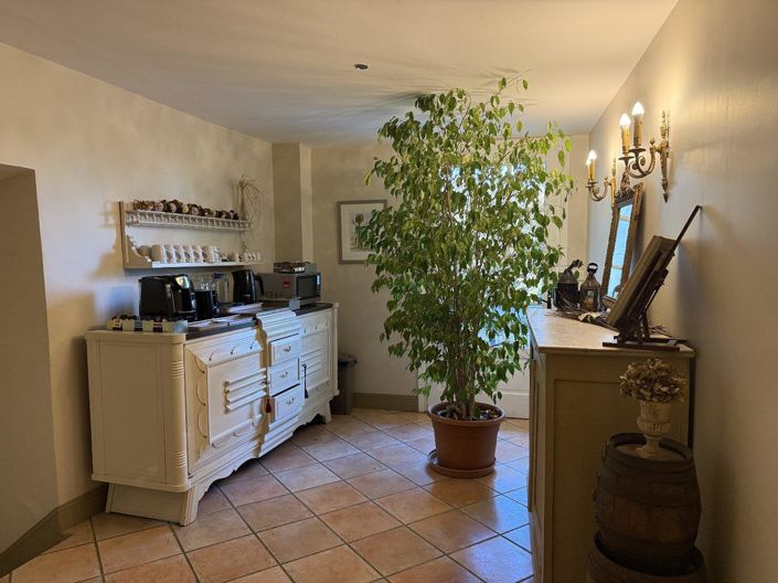 Image No.14-11 Bed Property for sale