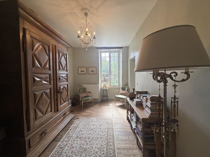 Image No.17-4 Bed House for sale