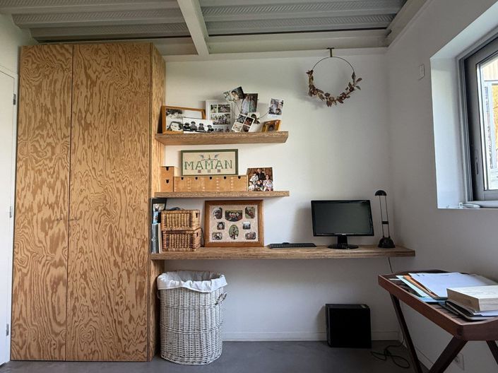 Image No.18-3 Bed Property for sale