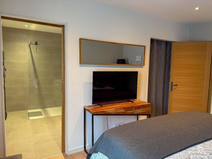 Image No.11-4 Bed Property for sale