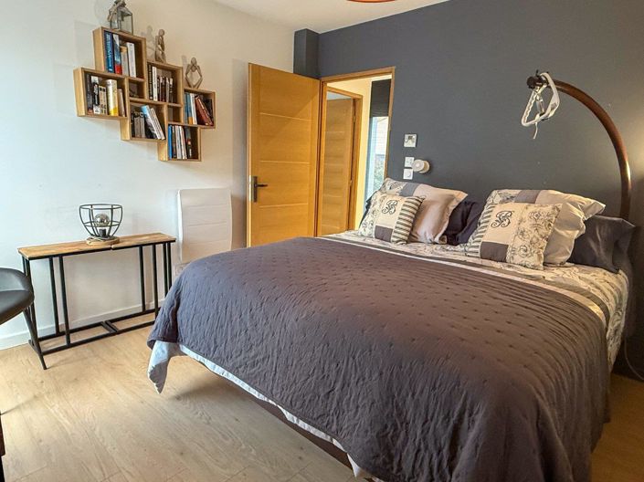 Image No.13-4 Bed Property for sale