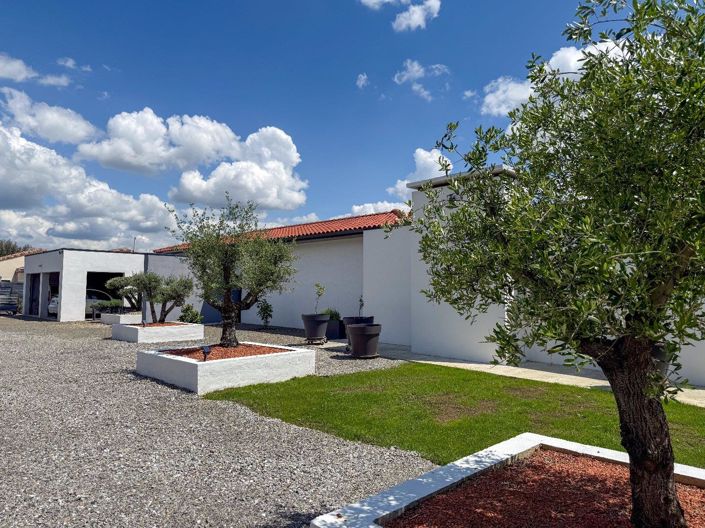 Image No.16-4 Bed Property for sale