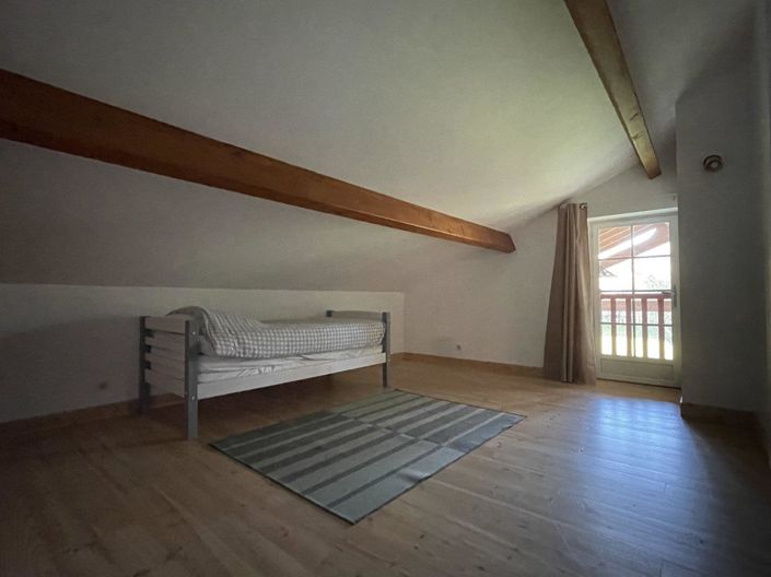 Image No.18-6 Bed House for sale