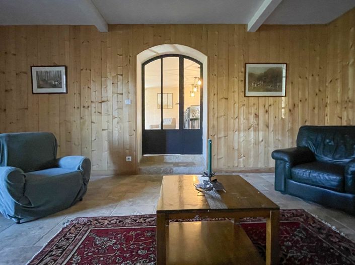 Image No.8-6 Bed House for sale