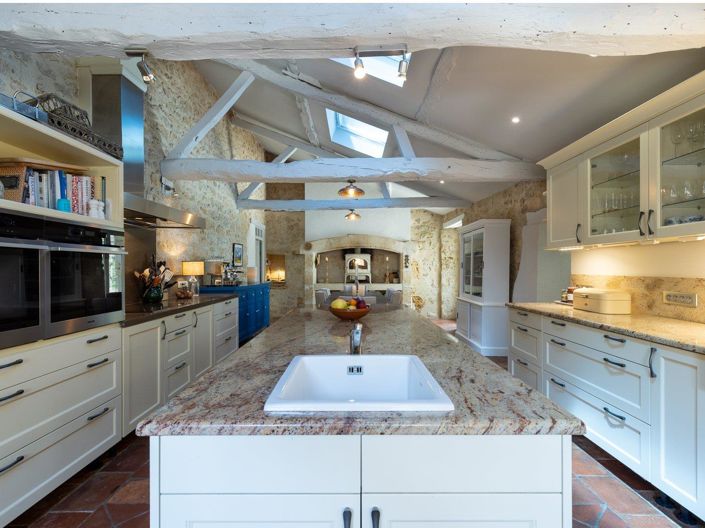 Image No.7-9 Bed House for sale