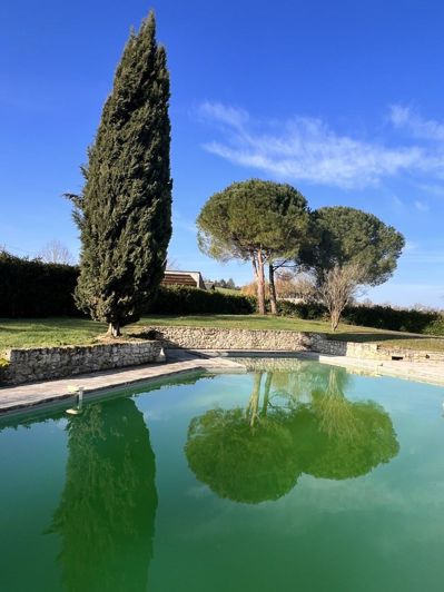 Image No.15-6 Bed Property for sale