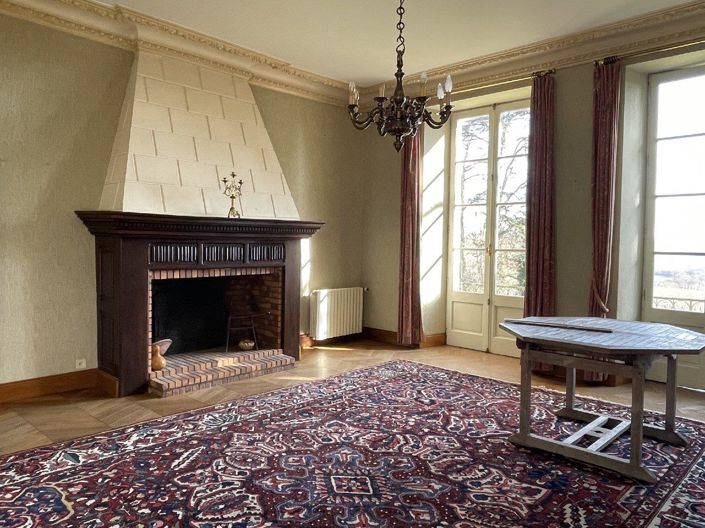 Image No.9-6 Bed Property for sale