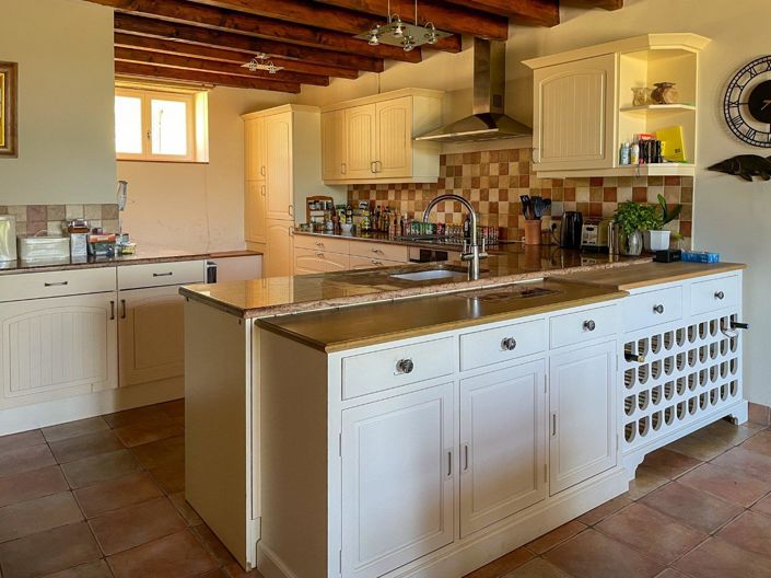 Image No.11-4 Bed Property for sale