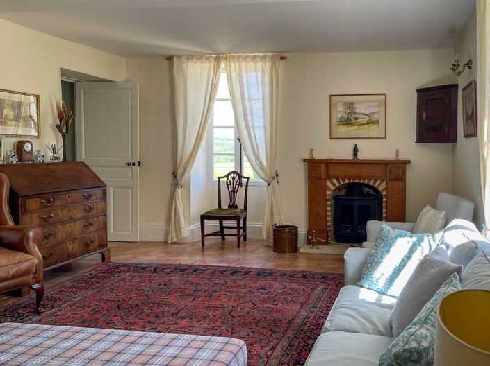 Image No.18-4 Bed Property for sale