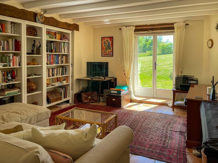 Image No.19-4 Bed Property for sale