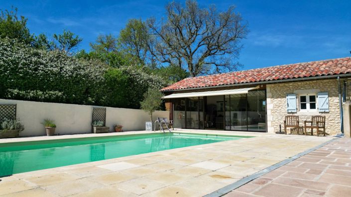 Image No.4-4 Bed Property for sale