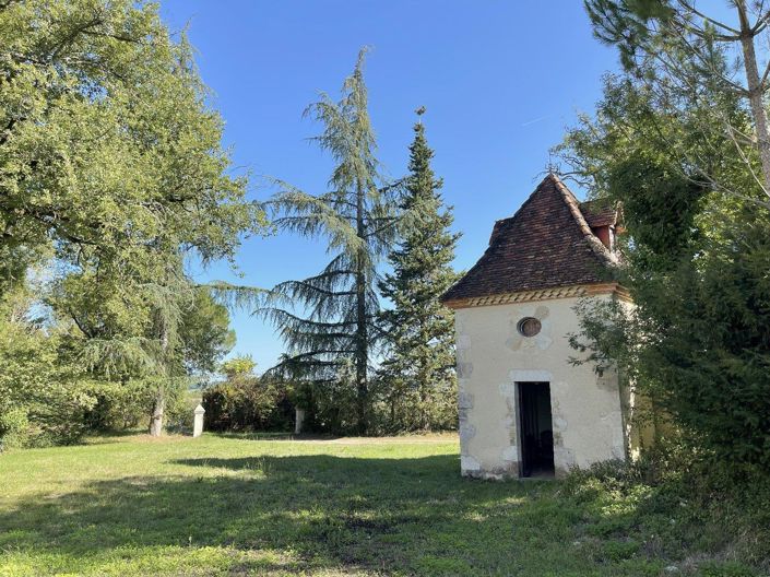 Image No.12-7 Bed House for sale