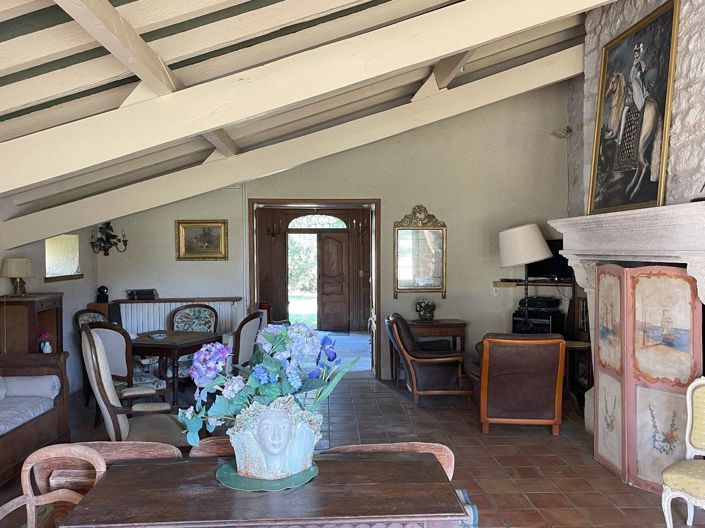 Image No.8-7 Bed House for sale