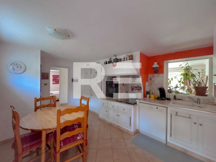 Image No.9-5 Bed House for sale