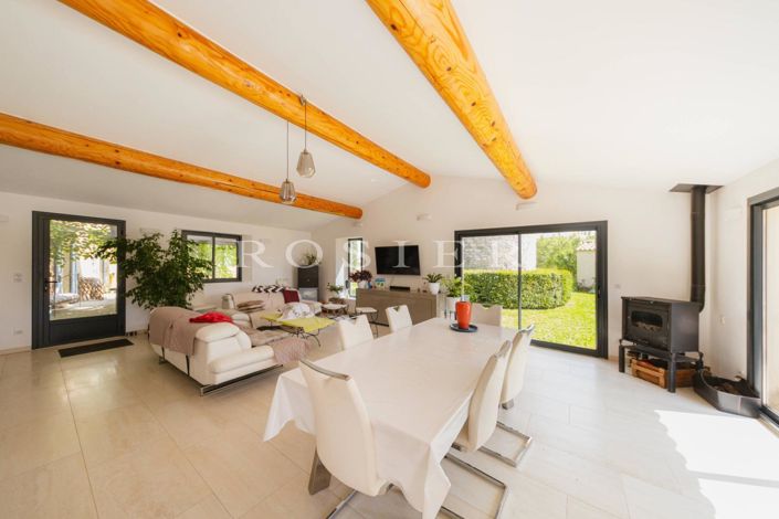 Image No.5-Maison de 5 chambres à vendre à Gordes