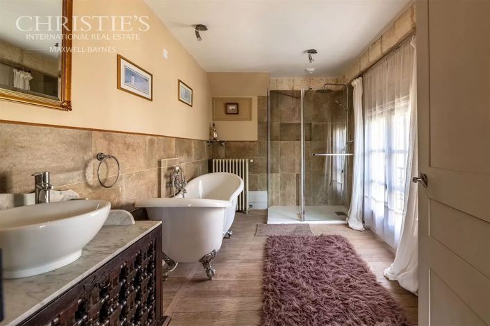 Image No.40-14 Bed House for sale