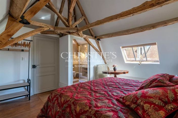 Image No.41-14 Bed House for sale