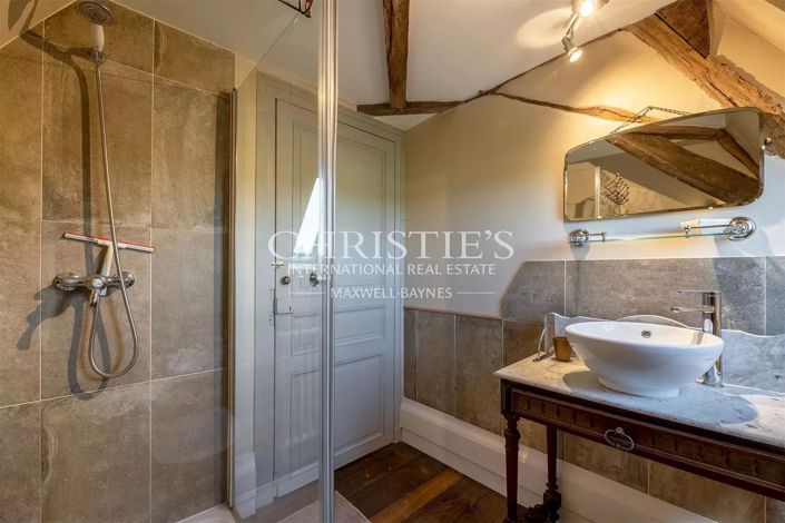 Image No.42-14 Bed House for sale