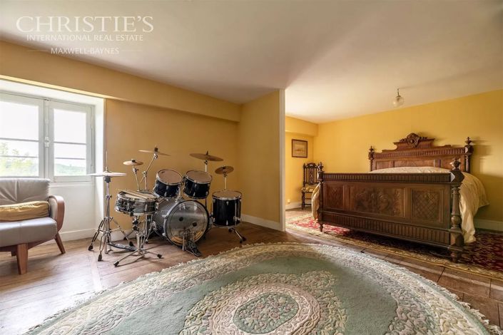 Image No.57-14 Bed House for sale