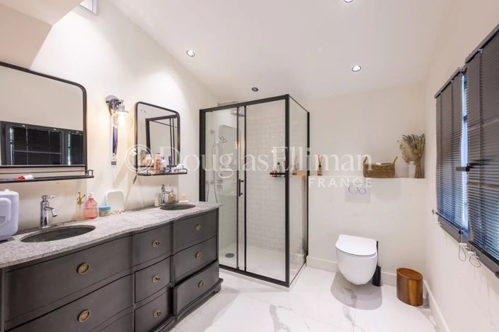 Image No.15-5 Bed House for sale