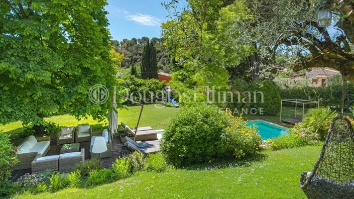 Image No.3-5 Bed House for sale