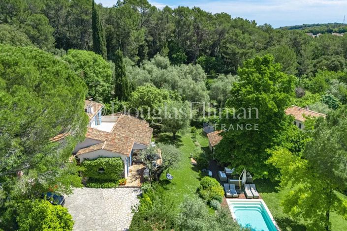Image No.7-5 Bed House for sale