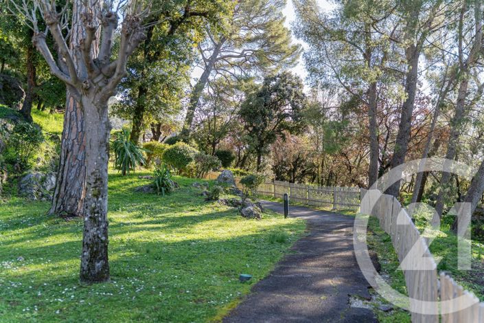 Image No.23-2 Bed Apartment for sale