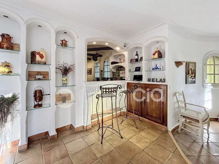 Image No.10-4 Bed House for sale