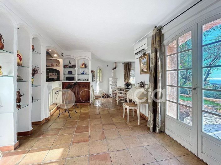 Image No.11-4 Bed House for sale