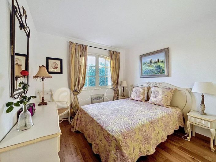 Image No.18-4 Bed House for sale