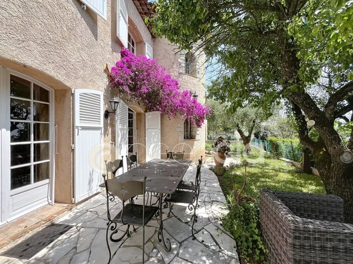 Image No.2-4 Bed House for sale