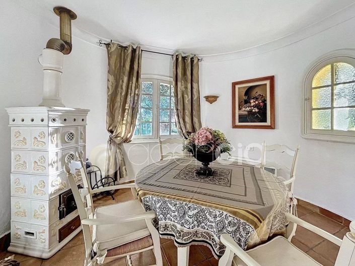 Image No.9-4 Bed House for sale