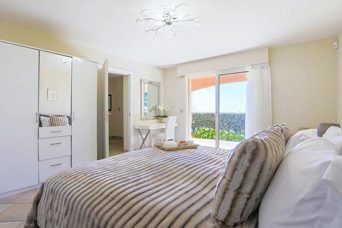 Image No.17-8 Bed House for sale