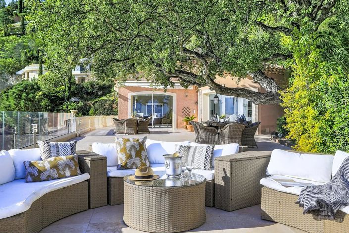 Image No.5-8 Bed House for sale