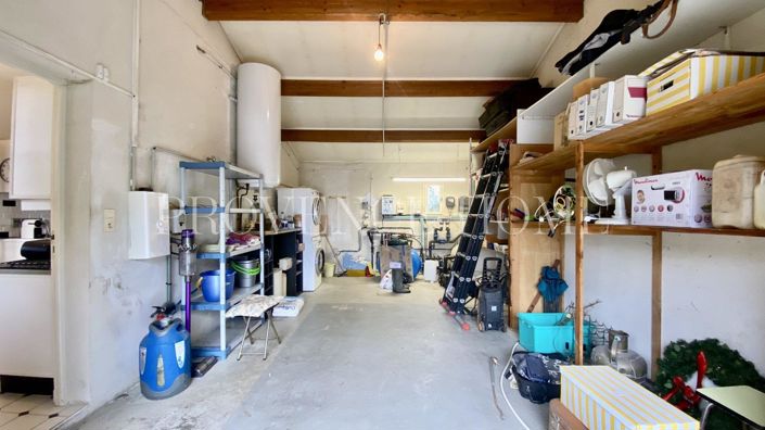 Image No.19-3 Bed House for sale